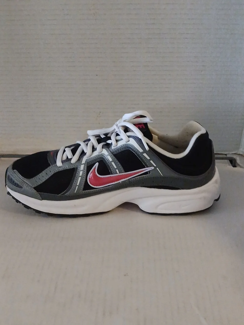 Nike Compete 2 Women’s Black, Gray & Red Athletic Running Shoes
